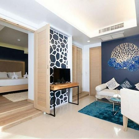 The Royal Palm Beach Front Patong Екстер'єр фото