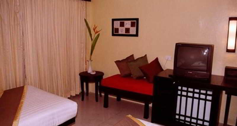 The Royal Palm Beach Front Patong Екстер'єр фото