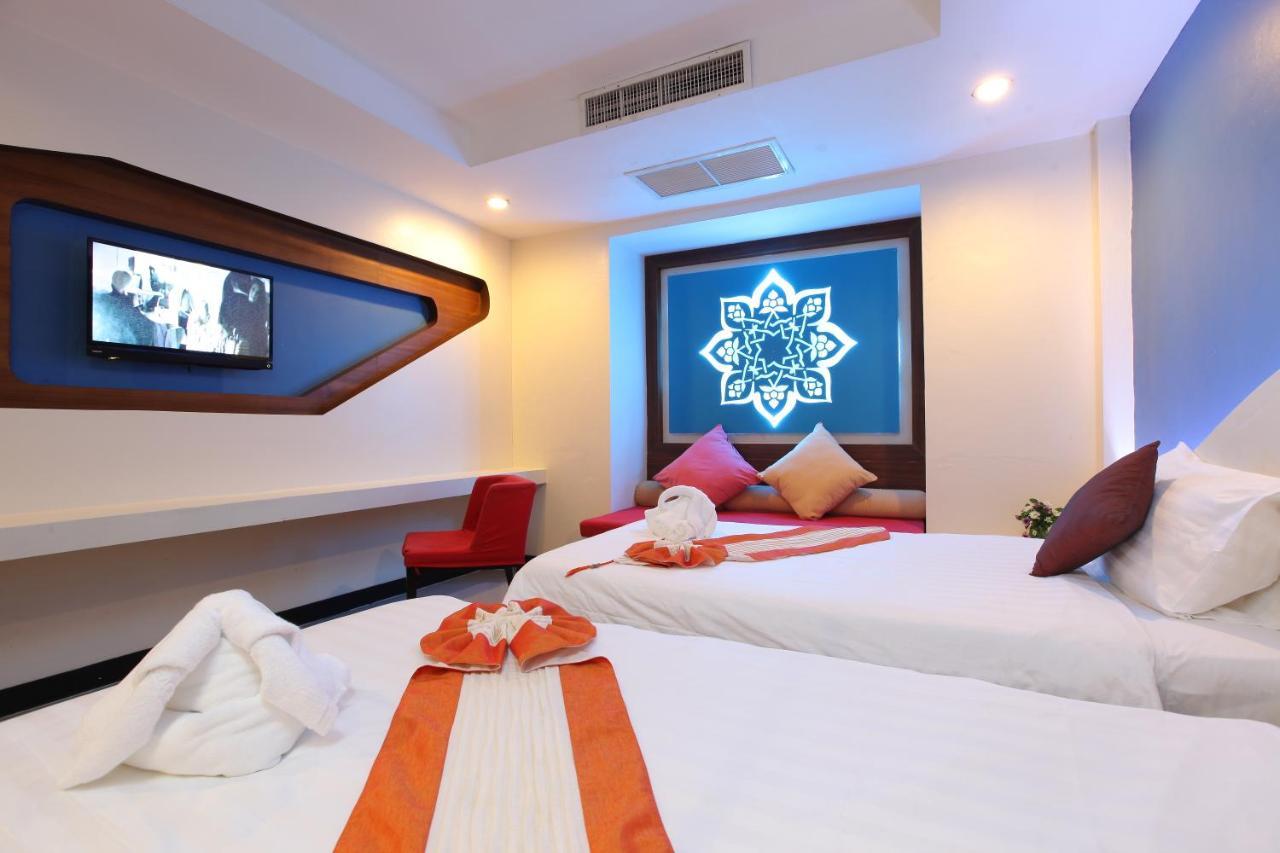 The Royal Palm Beach Front Patong Екстер'єр фото