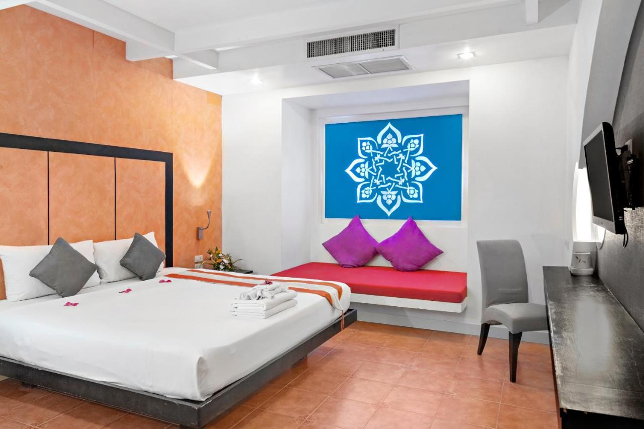 The Royal Palm Beach Front Patong Екстер'єр фото