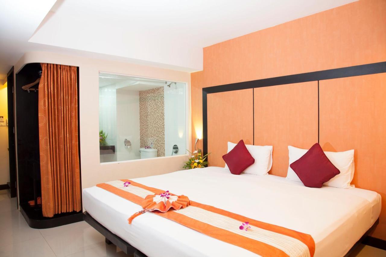 The Royal Palm Beach Front Patong Екстер'єр фото