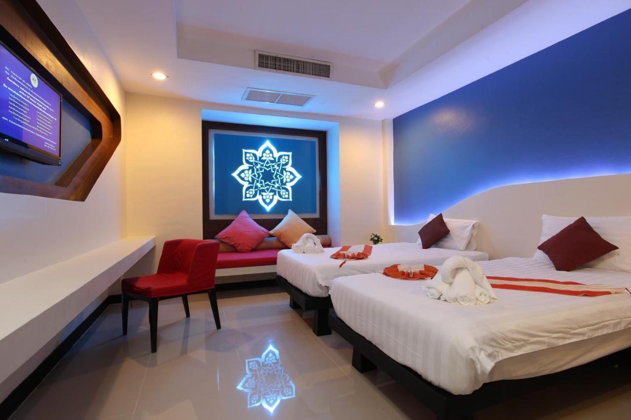 The Royal Palm Beach Front Patong Екстер'єр фото