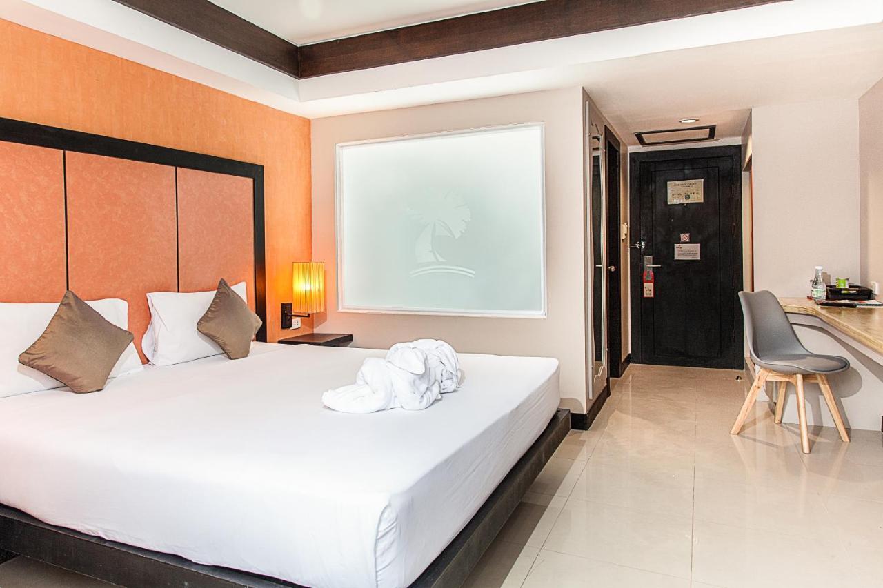 The Royal Palm Beach Front Patong Екстер'єр фото