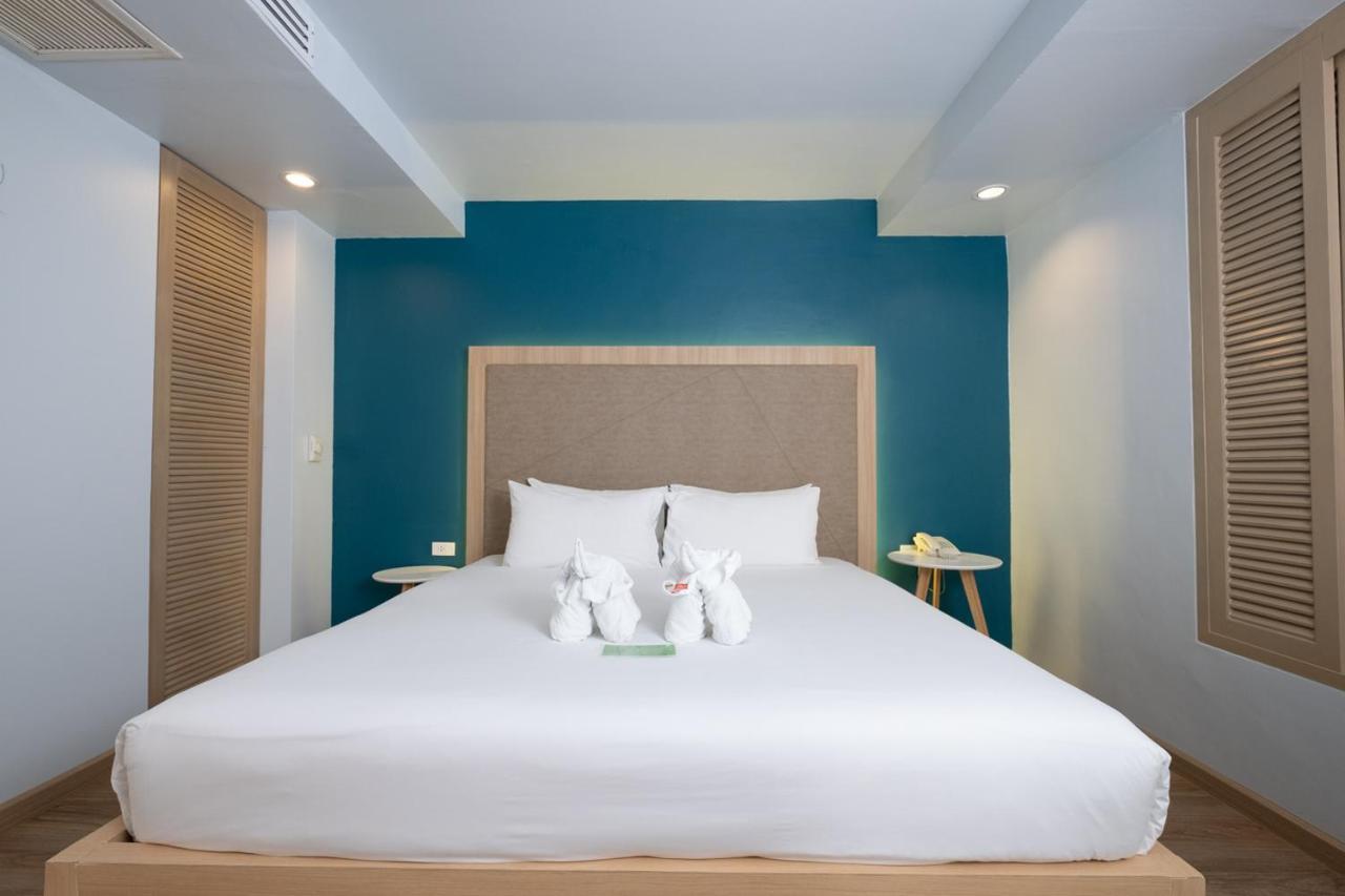 The Royal Palm Beach Front Patong Екстер'єр фото