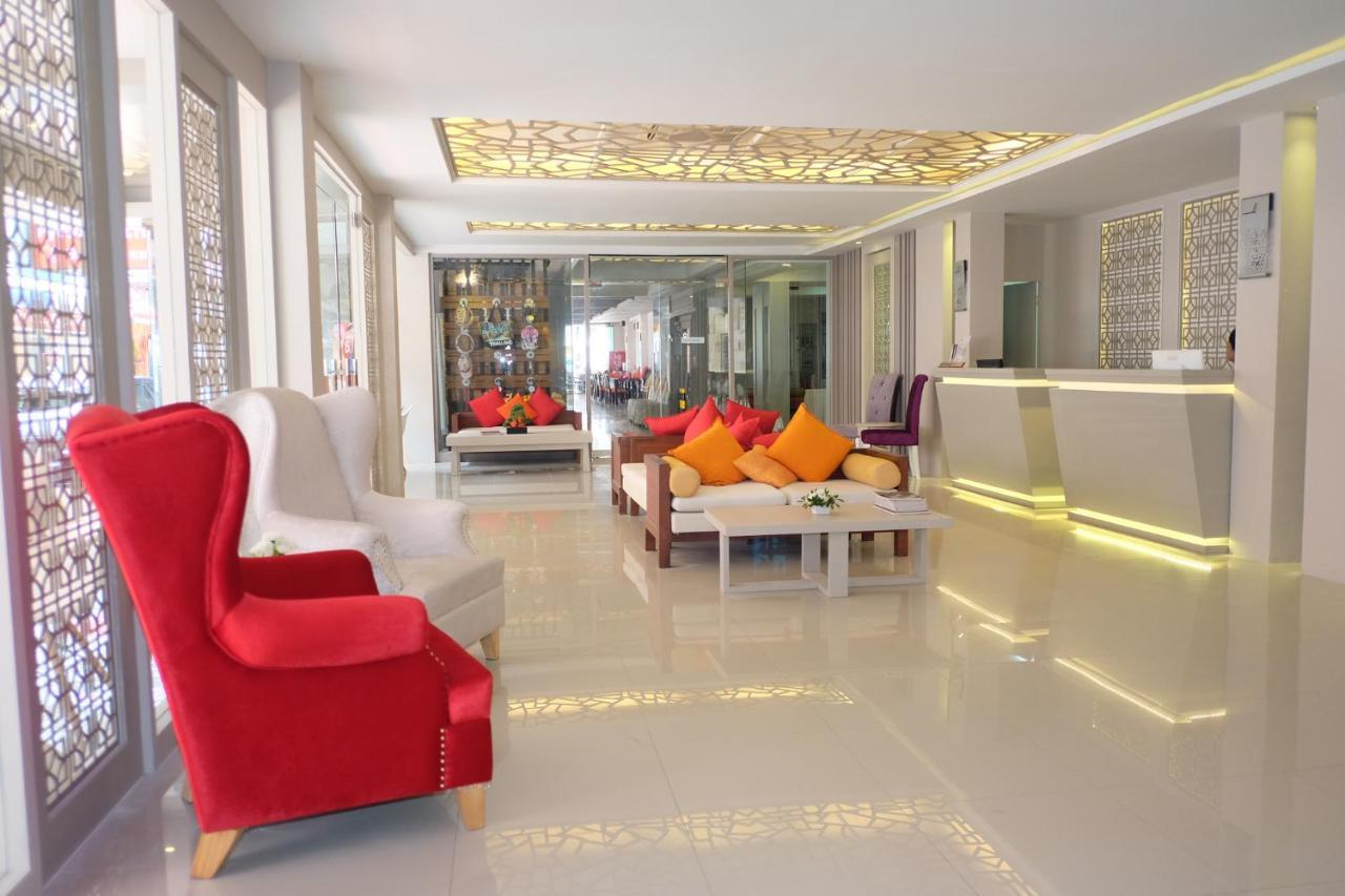 The Royal Palm Beach Front Patong Екстер'єр фото